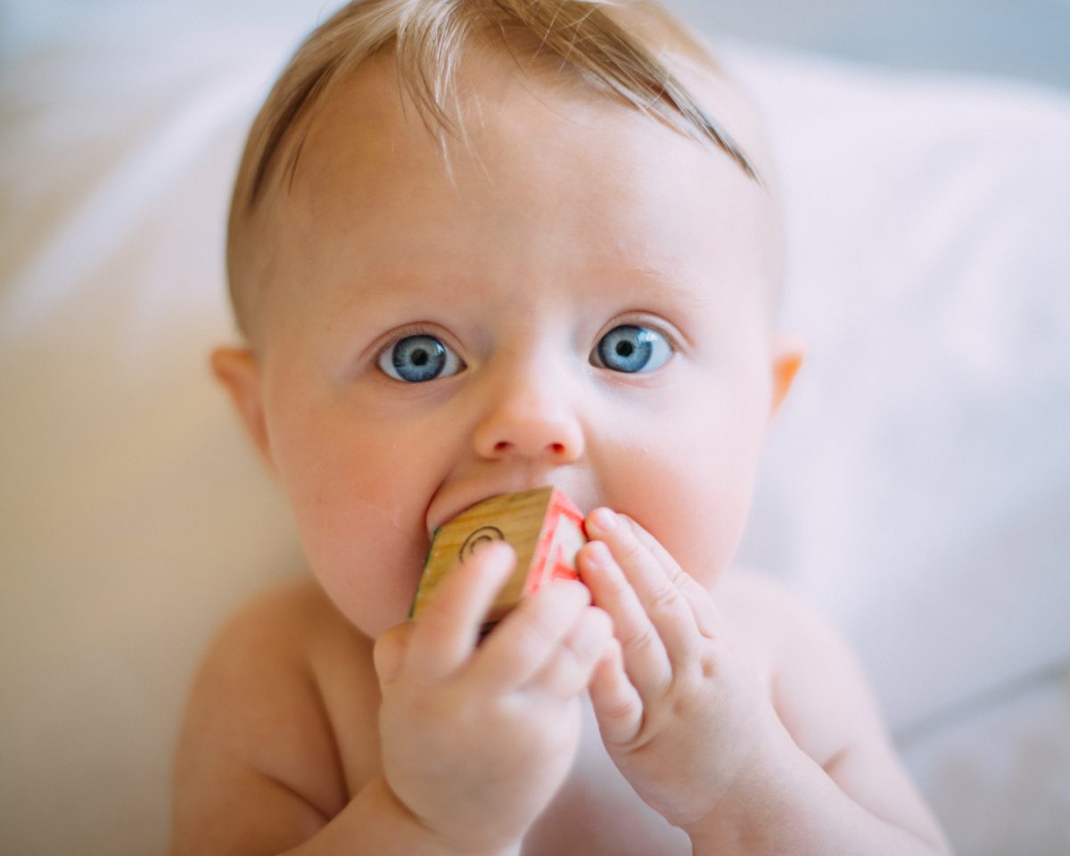 Baby Teething: What Are Its Signs and How to Soothe the Pain