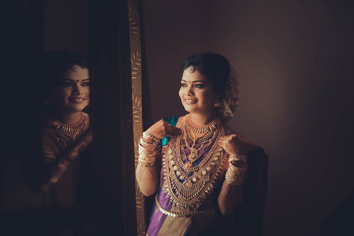 5 Indian Ethnic Outfits for The Modern Bride After Marriage!