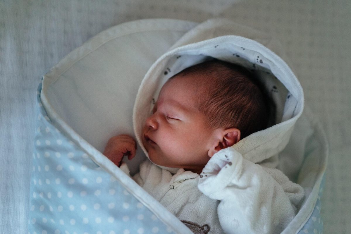 7 Parenting Tips to Help Your Baby Sleep Well Through the Night