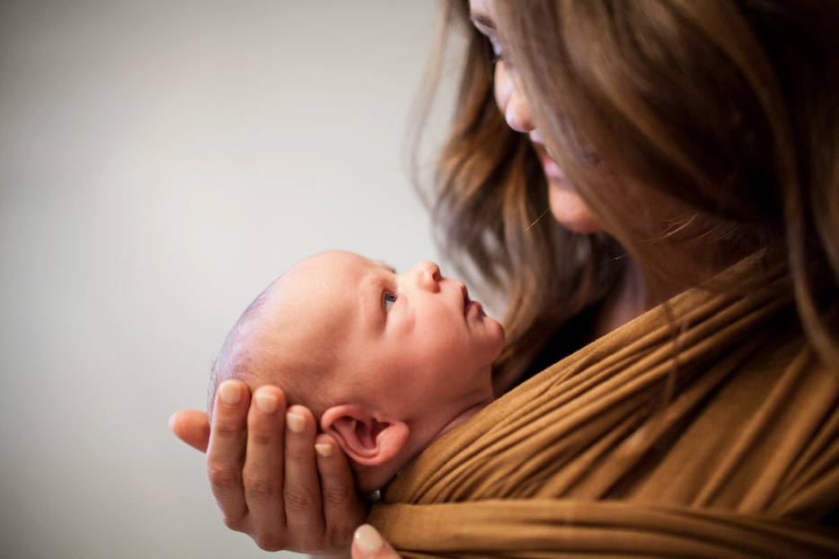 This Is How to Carry a Baby the Correct Way