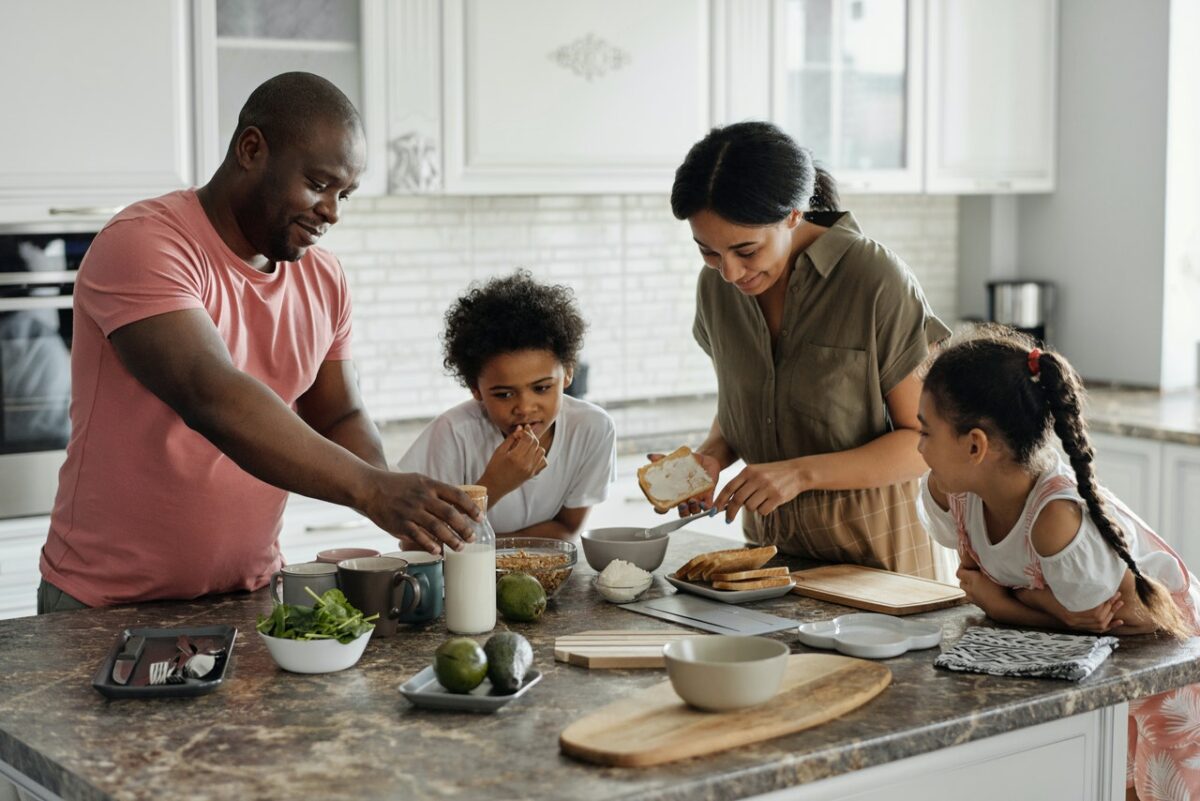 Tips for Teaching Kitchen Basics to Your Kids