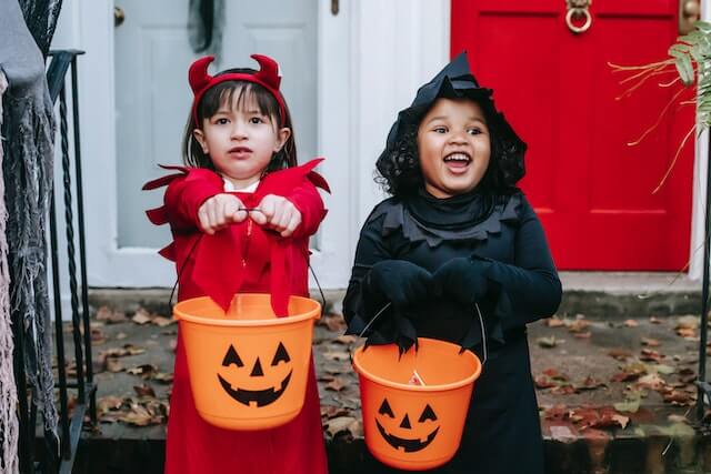 Trick or Treating With Kids