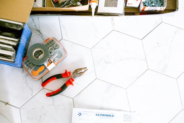 8 Signs You Need an Emergency Electrician Right Away